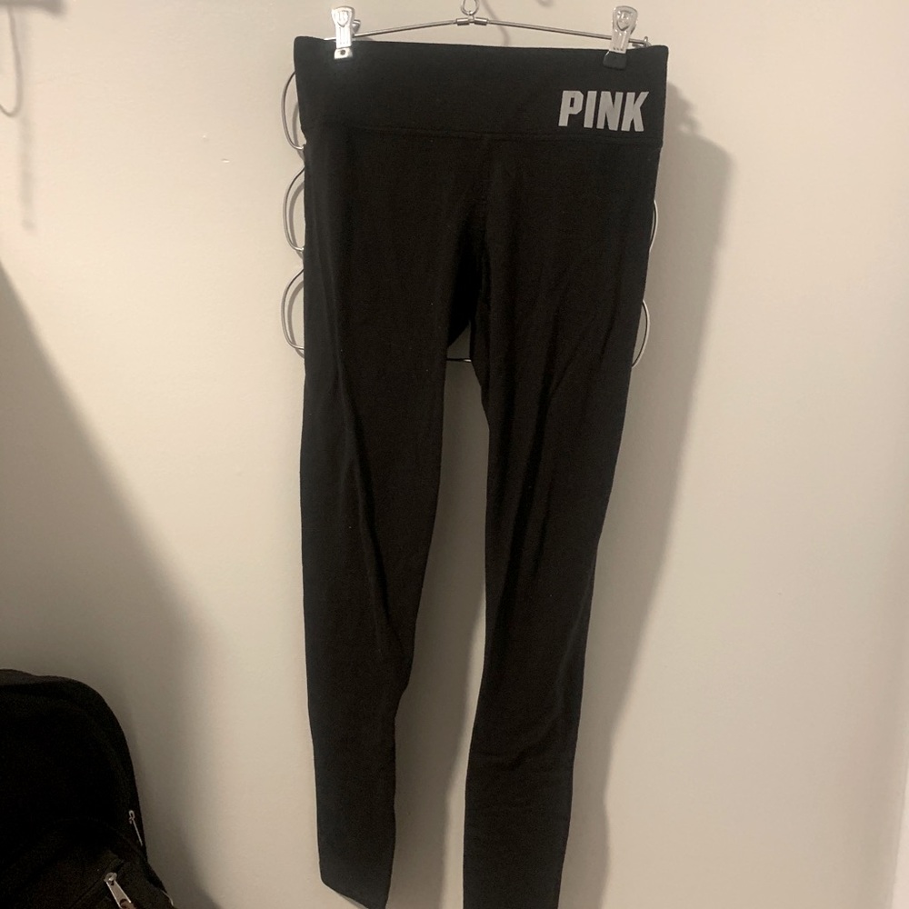victoria’s secret// pink black logo leggings